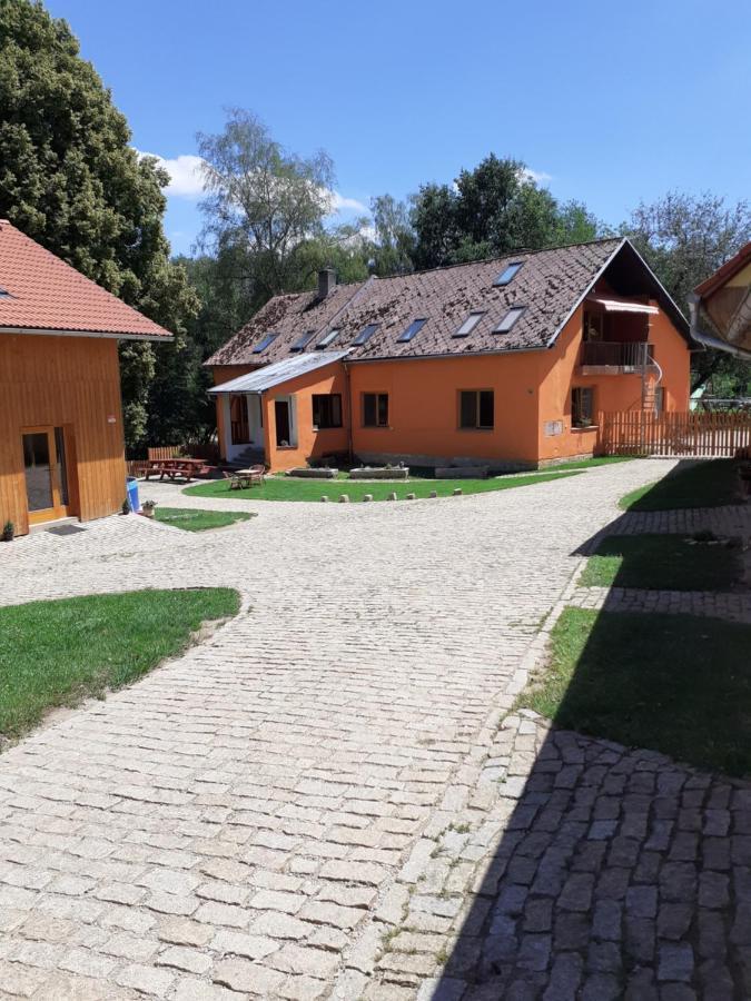 Villa Kypruv Mlyn Knínice Exterior foto