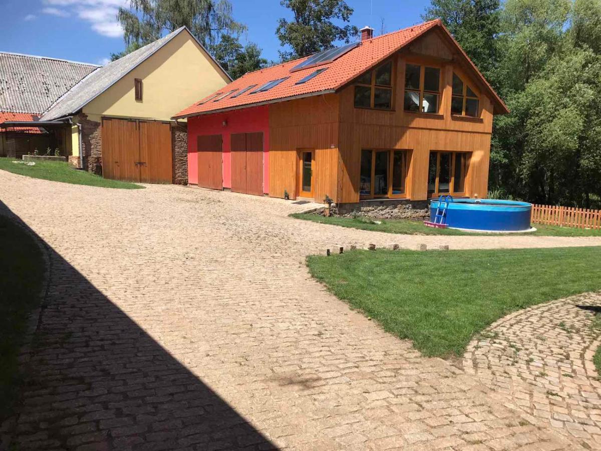 Villa Kypruv Mlyn Knínice Exterior foto