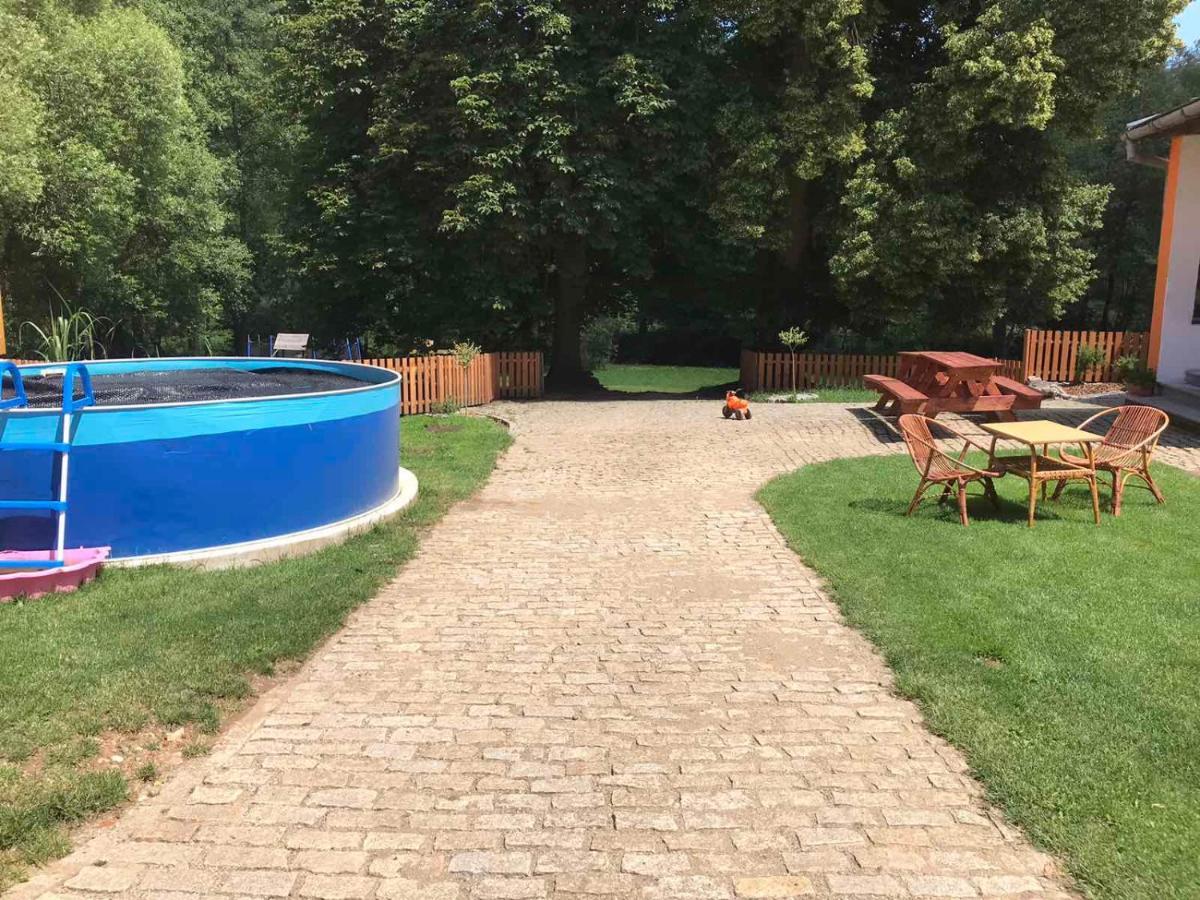 Villa Kypruv Mlyn Knínice Exterior foto